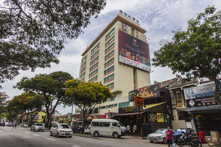 Exterior & Views 27