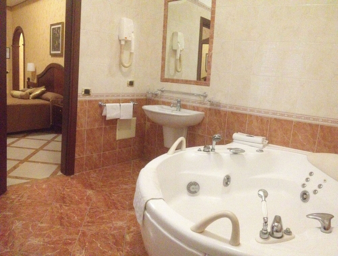 Bathroom 4, Hotel Art Al Boschetto, Caserta