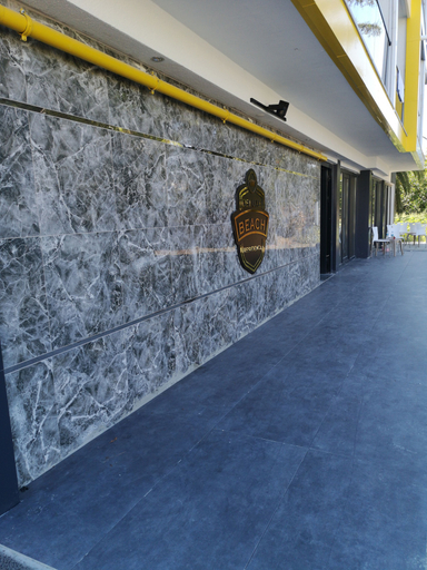 Others 3, Deluxe Beach Residence, Merkez