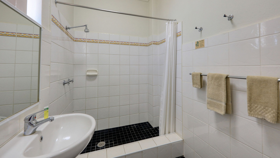 Bathroom 3, Gunnedah Motor Inn, Gunnedah