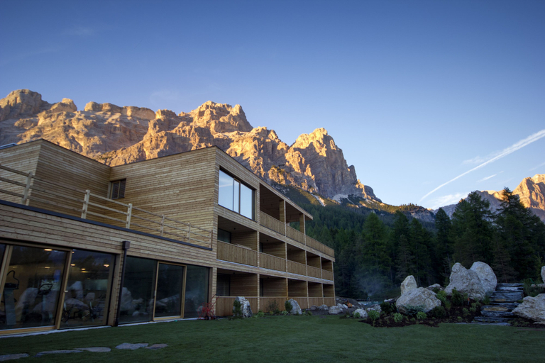 Exterior & Views 2, Hotel Gran Paradiso, Bolzano