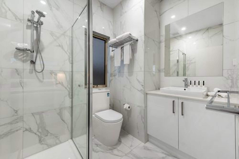 Bathroom 4, Melbourne Airport Motel, Hume - Broadmeadows