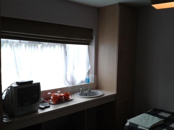 Others 5, Overnight Stays Stockport, Stockport