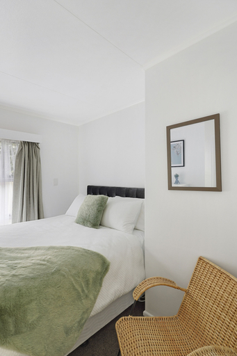 Bedroom 4, Lakeview Escape with spa - sauna - patio, Taupo