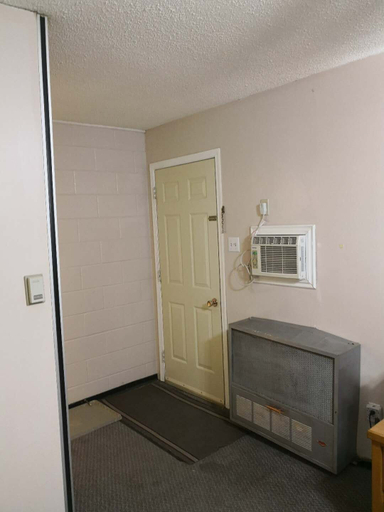 Others 5, Rainbow Motor Inn, Division No. 13