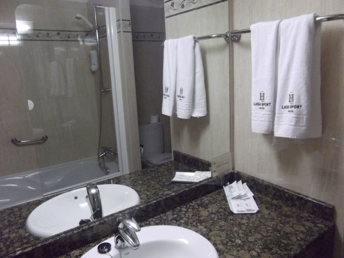 Bathroom 5, Hotel Lasa Sport, Valladolid
