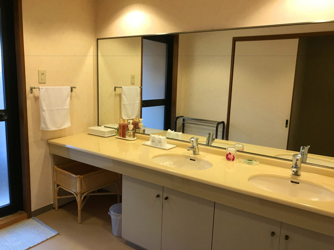 Bathroom 5, Oniyama Hotel, Beppu