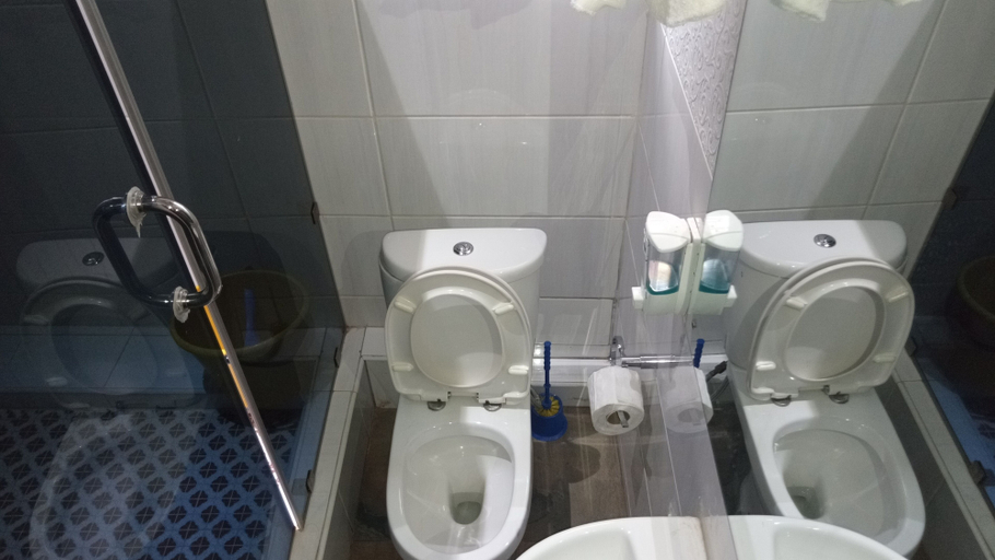 Bathroom 3, Hard Break Hotel and Suite, Enugu North