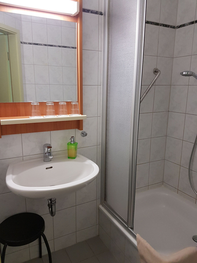 Bathroom 3, Hotel Bergwirtschaft Bieleboh, Görlitz