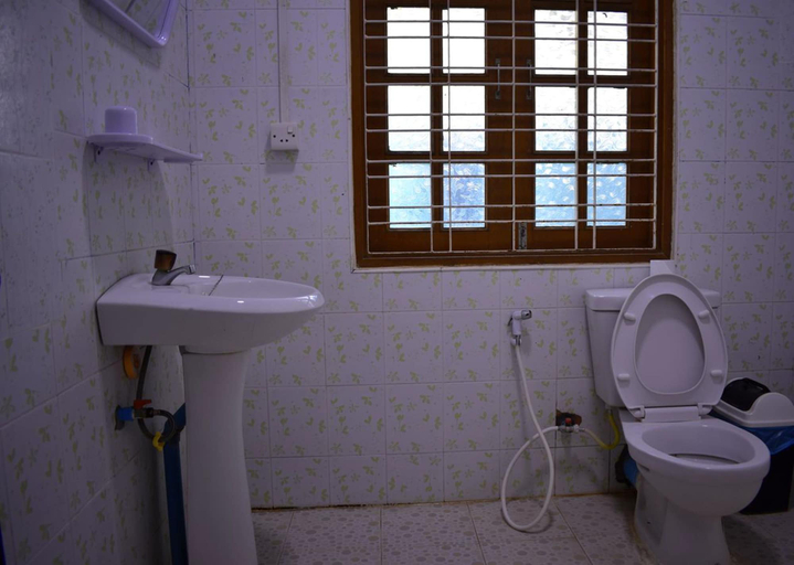 Bathroom, Ever New Guest House, Myingyan