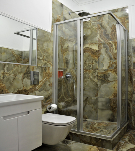Bathroom 3, Kyiv City Center, Holosiïvs'kyi