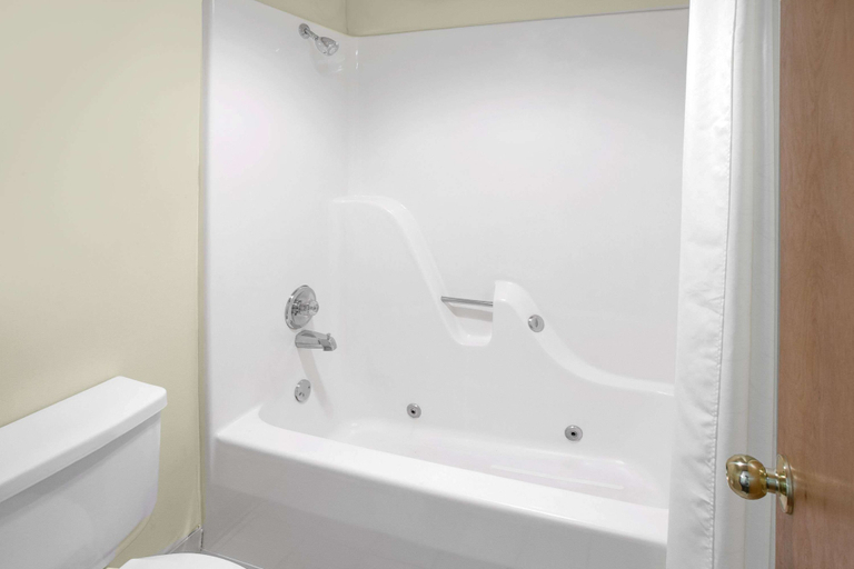 Bathroom 4, Super 8 By Wyndham Clarksville Ar, Johnson