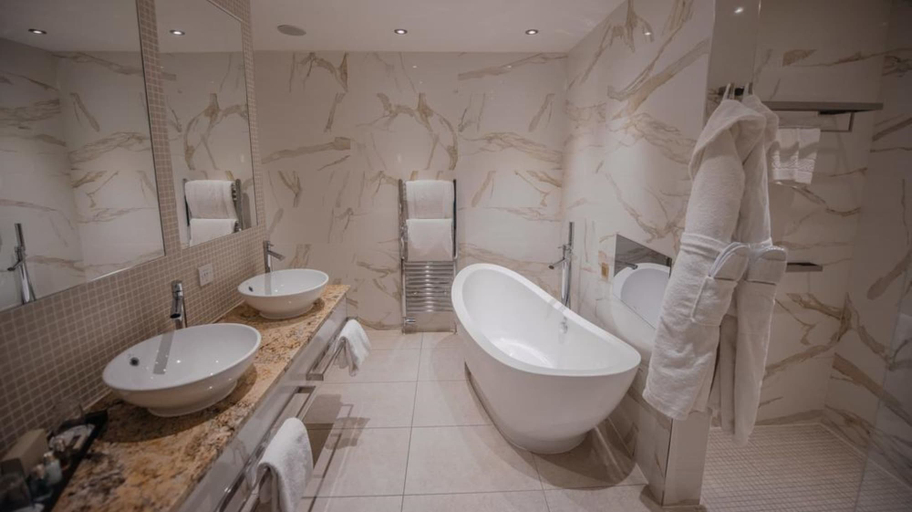 Bathroom 5, The Busby Hotel, East Renfrewshire