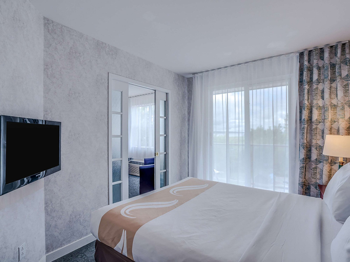 Bedroom 3, Quality Suites, La Côte-de-Beaupré