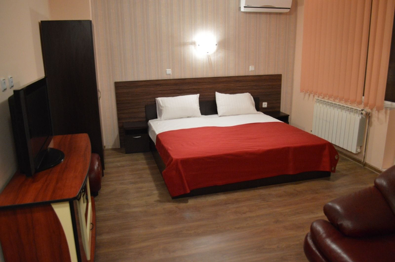 Bedroom 3, Bon Bon Hotel, Stolichna