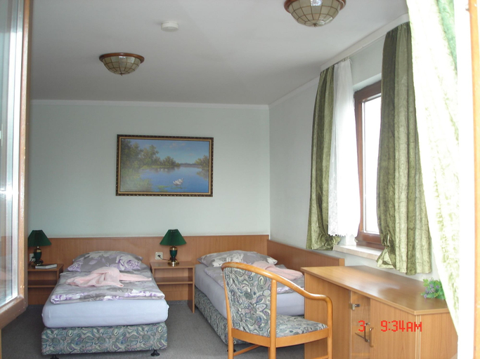 Bedroom 4, Pension zum Schwanenteich, Börde