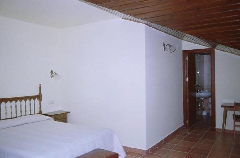 Bedroom 3, Hostal Fondevila, Lleida