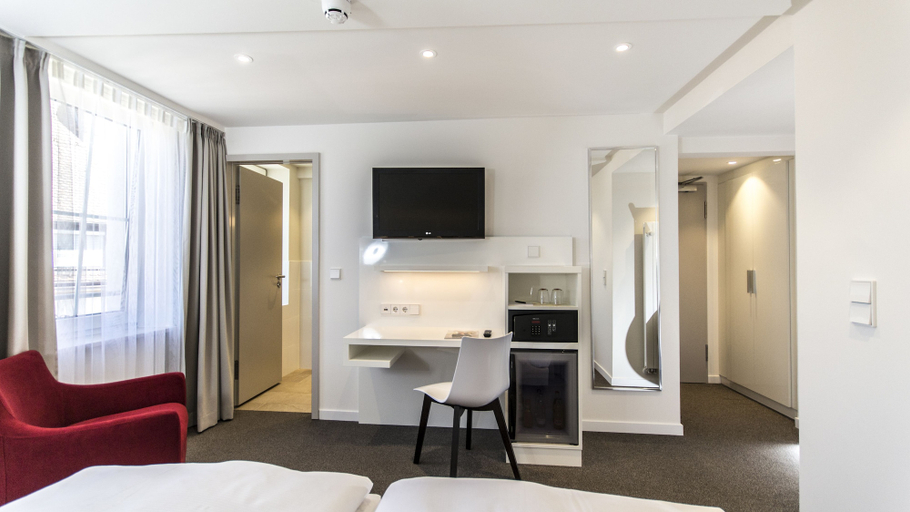 Bedroom 4, Bayerischer Hof, Kitzingen