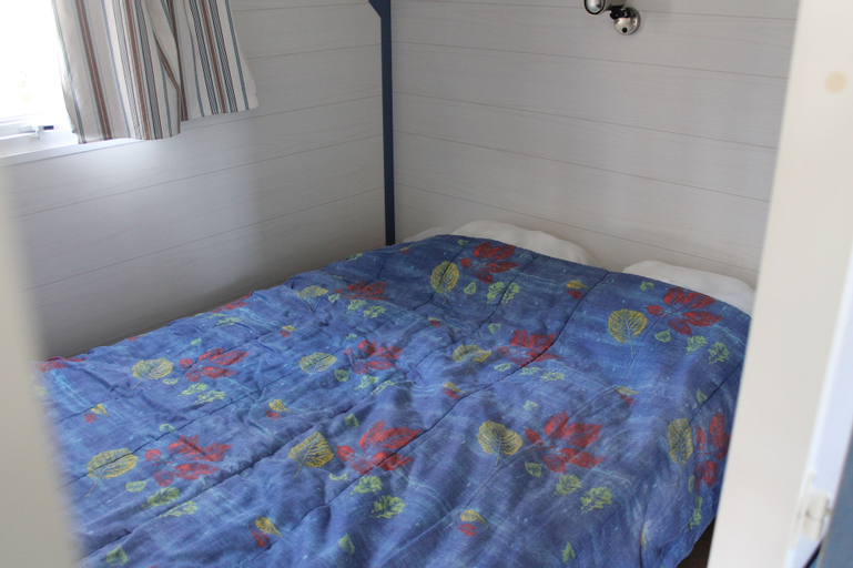 Bedroom 4, Camping Le Plan d'Eau Saint Charles, Tarn