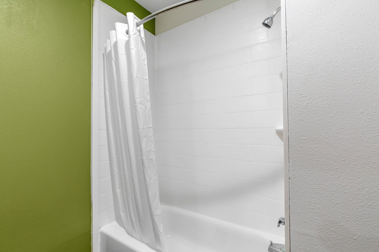 Bathroom 4, Sleep Inn & Suites Galveston Island, Galveston