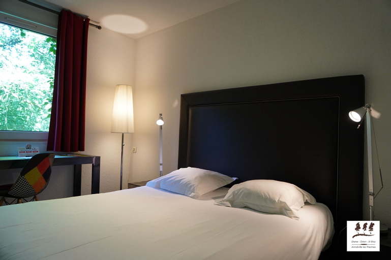 Bedroom 3, Hotel Orion, Moselle