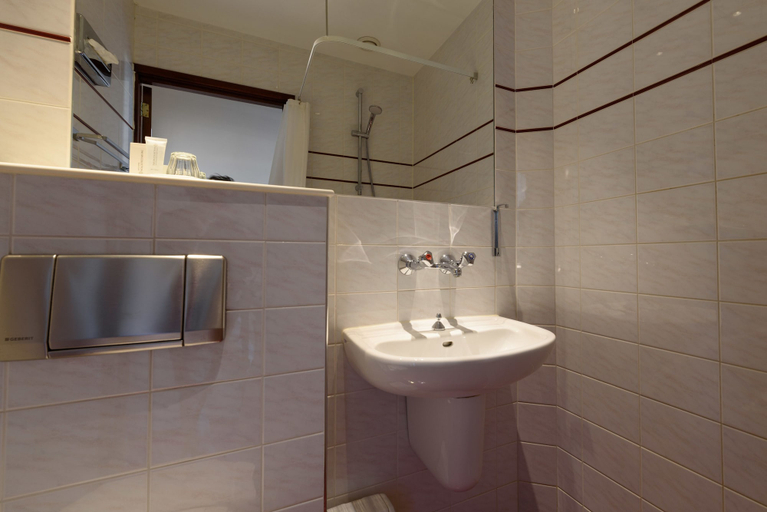 Bathroom 4, The Neighbours Magnolia, Amsterdam