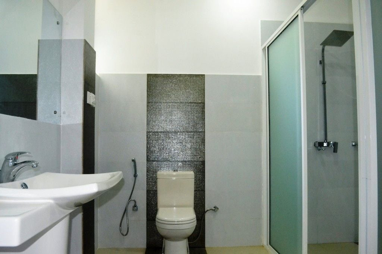 Bathroom 5, Villa Ocean Dew, Hikkaduwa