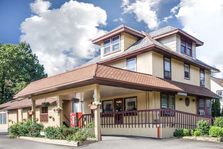 Exterior & Views 5, Knights Inn Endwell, Broome