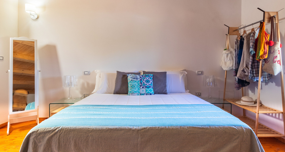 Bedroom 2, Beach Front Villas, Syracuse