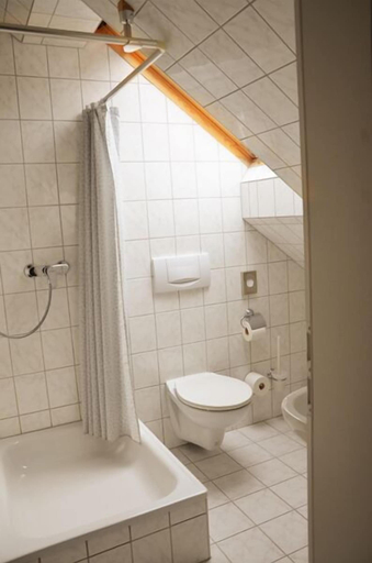 Bathroom, Hotel Restaurant Zur Hallenburg, Schmalkalden-Meiningen