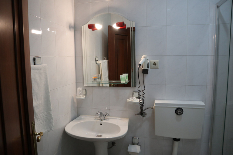 Bathroom 5, Cantinho das Oliveiras, Terras de Bouro