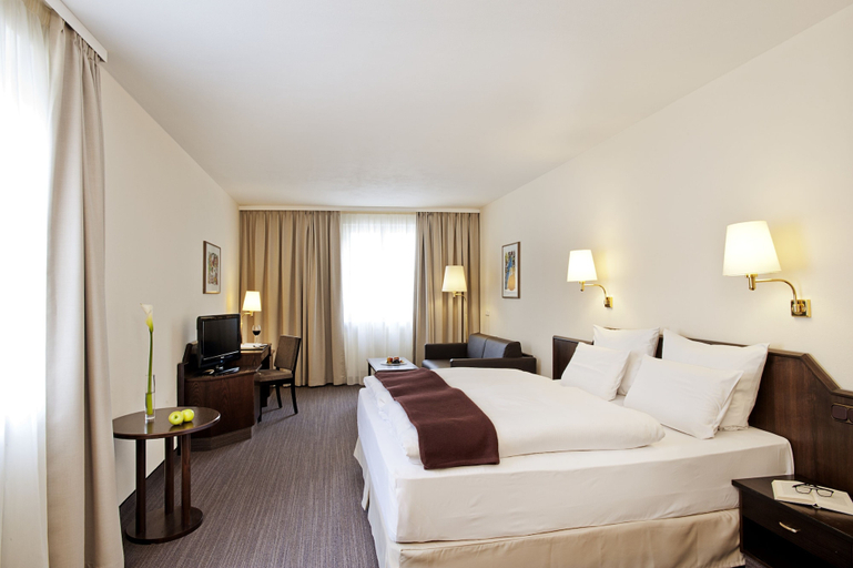Bedroom 5, elaya hotel noerdlingen, Trademark by Wyndham, Donau-Ries