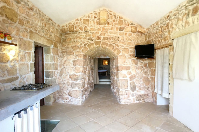 Others 5, Bilocale Trullo Torre Vado, Lecce
