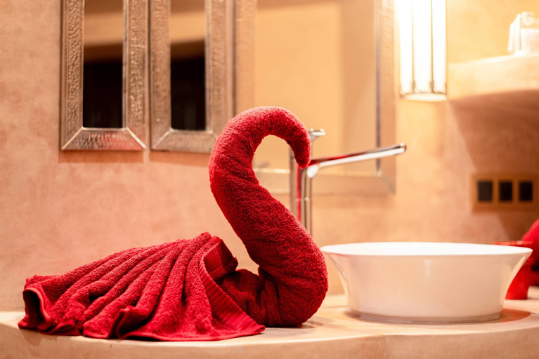 Bathroom 3, Riad Bilkis, Marrakech