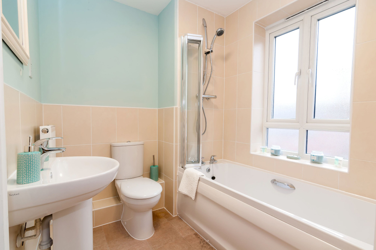 Bathroom, Bladon Court, Hampshire