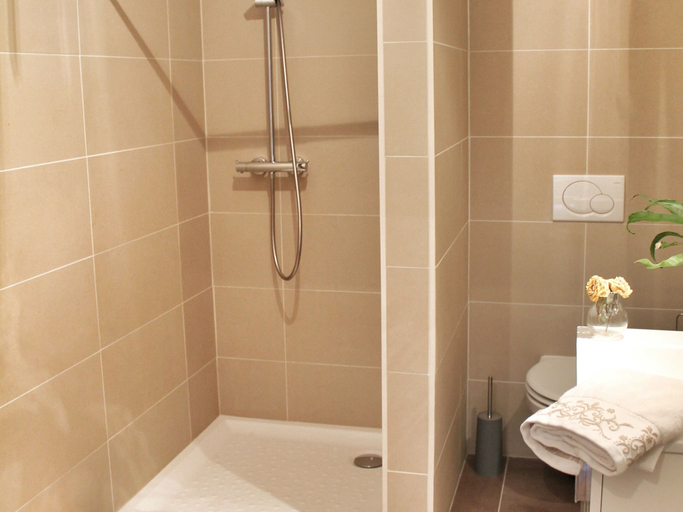 Bathroom 3, La Maison des Fontaines D'alsace, Haut-Rhin
