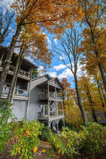 Exterior & Views 2, The Inn at Crestwood, Watauga