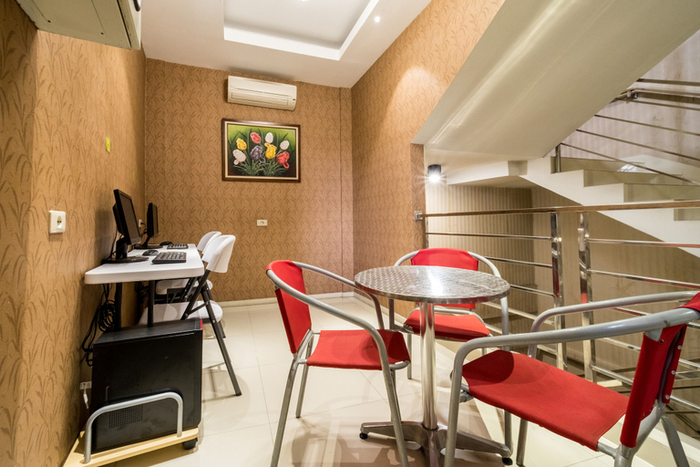 Others 3, OYO 279 Deli Homestay, Medan