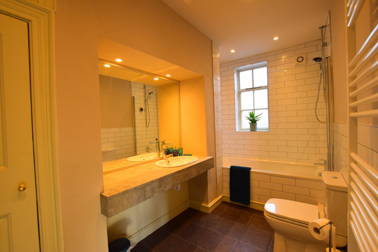 Bathroom, 14 St Saviour's Place, York