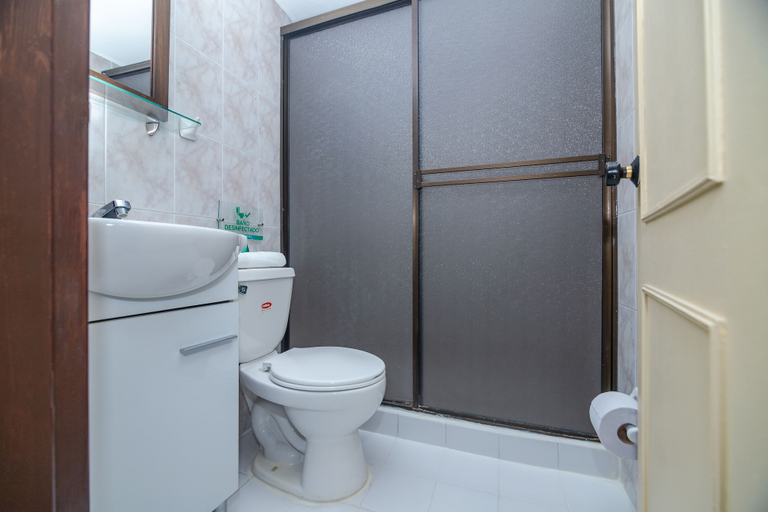 Bathroom 3, Ayenda Aragon, Manizales