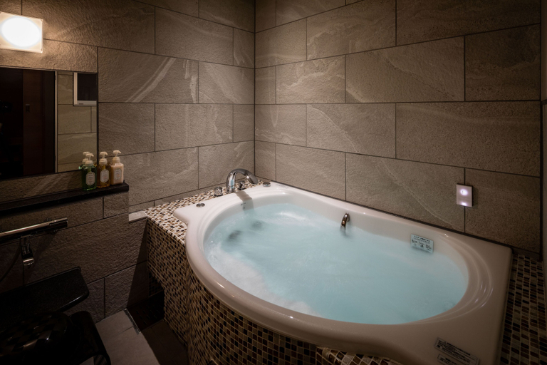 Bathroom 4, Hotel Wakamizu, Takarazuka