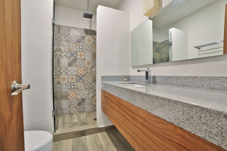 Bathroom 4, IK Zama 09, Cozumel