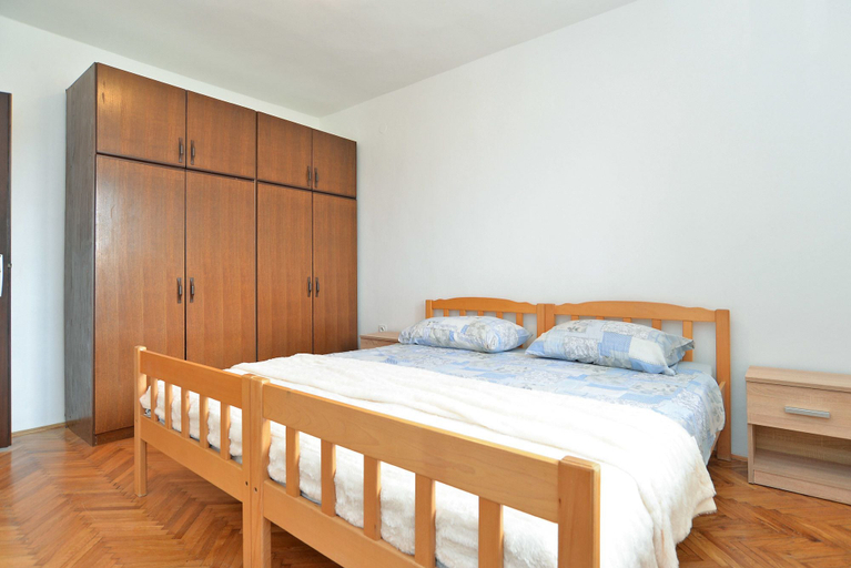 Bedroom 2, Apartment 1700, Fažana