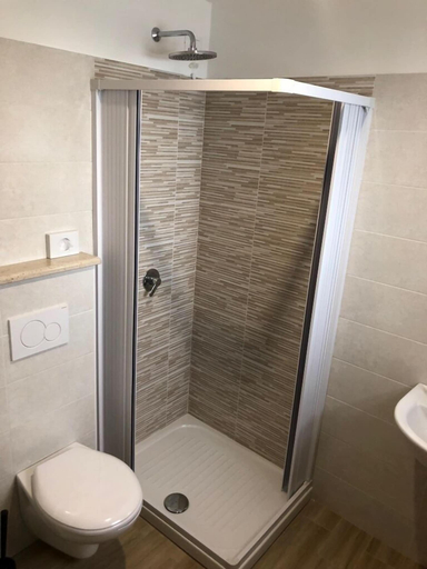 Bathroom 4, Hotel Elios, Messina