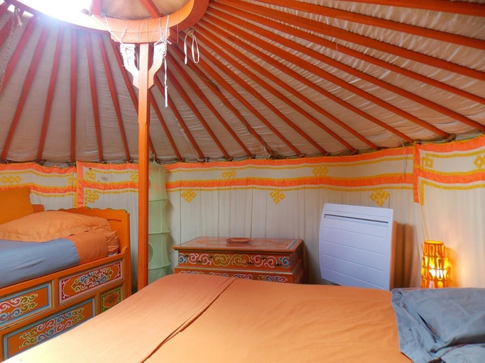 Bedroom 2, Yourte Mongole, Allier