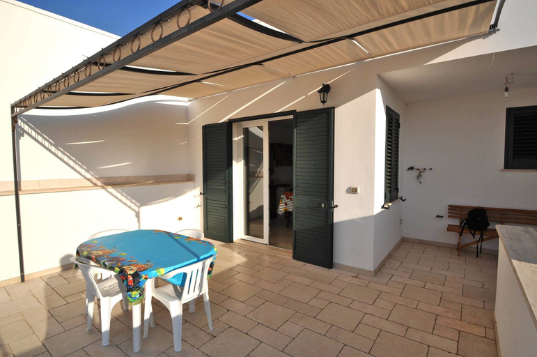 Others 5, Villa del Mare I, Lecce