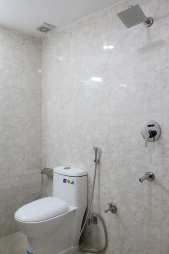 Bathroom 4, Hotel Raj Mahal, Bagmati