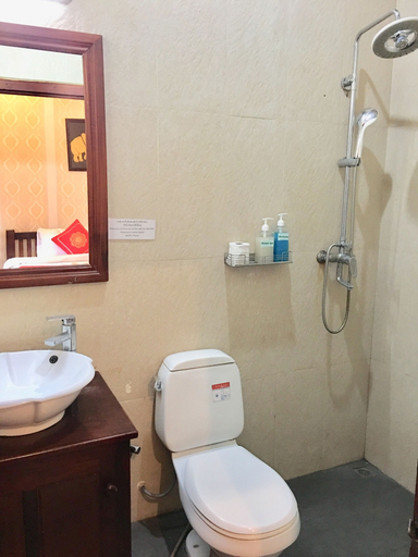 Bathroom 3, Pangkham Lodge, Luang Prabang