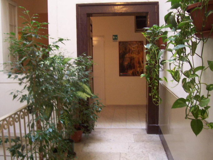 Others 5, Hotel Pensione Romeo, Bari