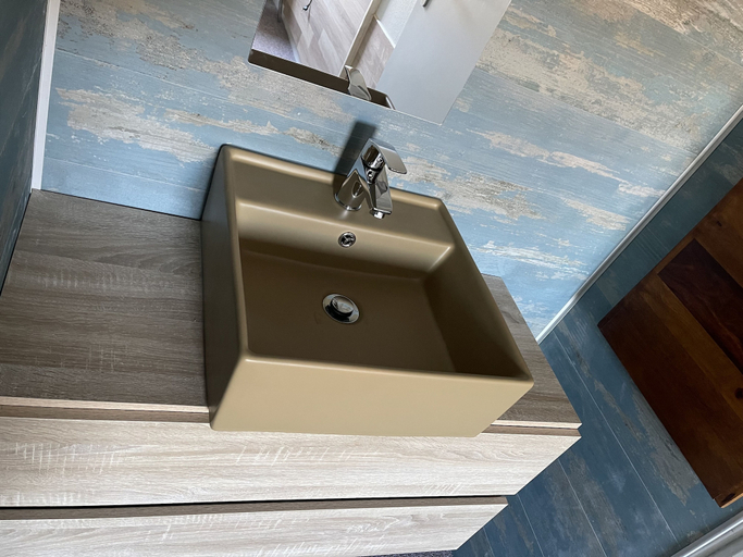 Bathroom 3, Hotel California ***, Hérault